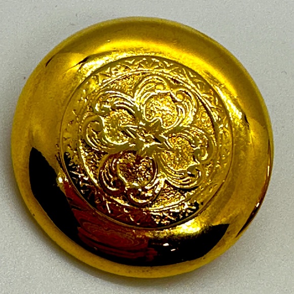 Givenchy large carved signature earrings. 1980’s gold plated. - Picture 5 of 8